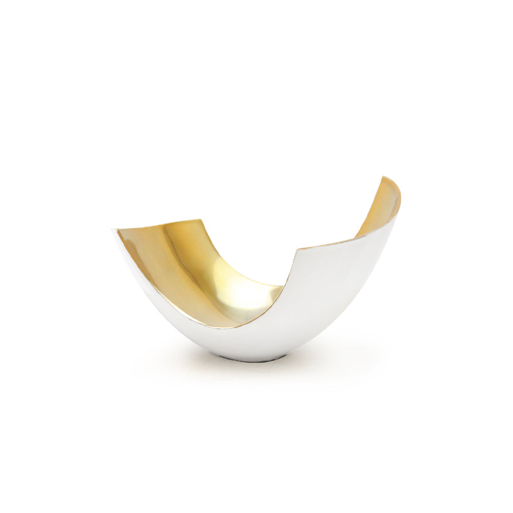 Vase incurvé en métal