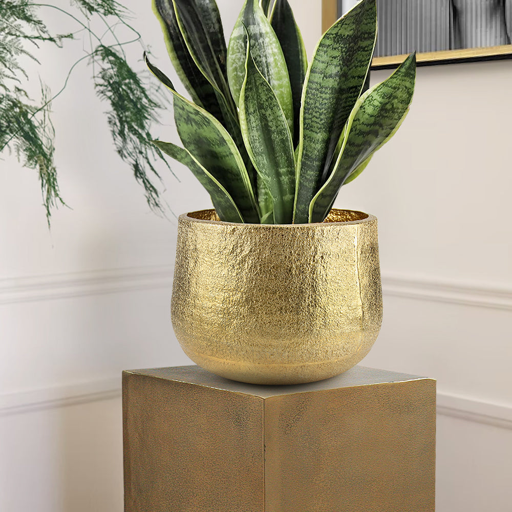 Jardinière en métal doré