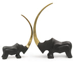 Figurine de rhinocéros en croissant