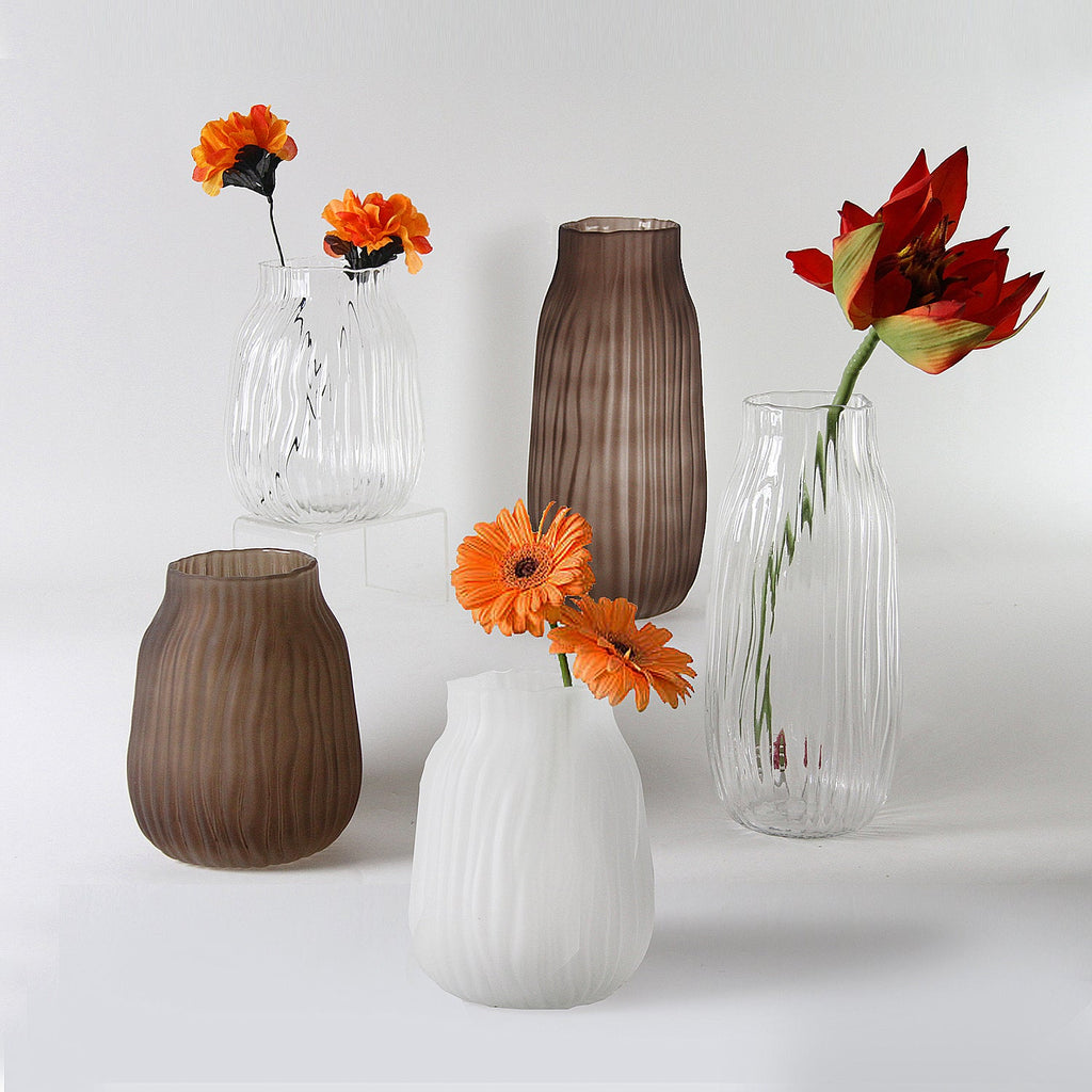 Vase en verre à rayures veinées