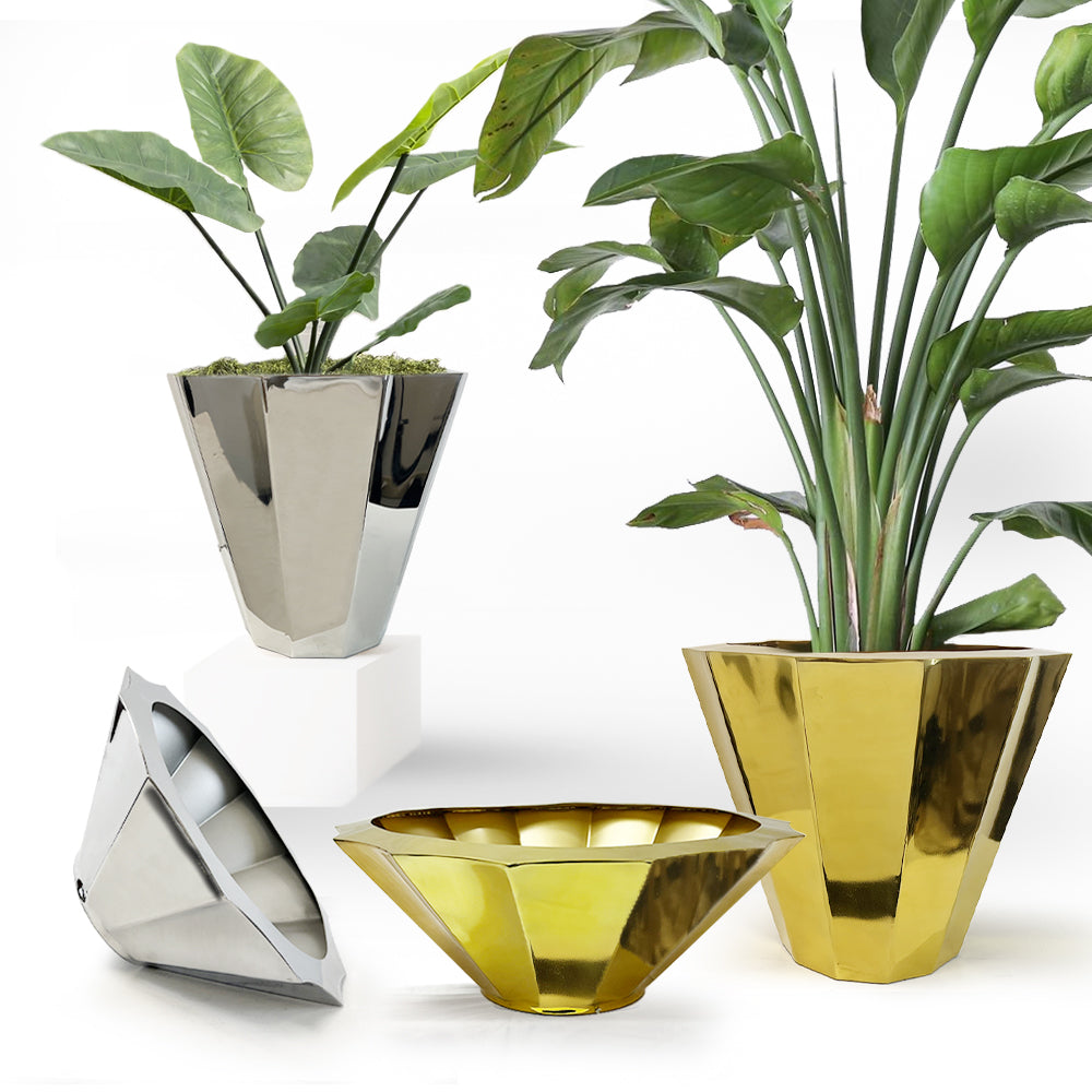 Pot de fleurs géométrique au sol