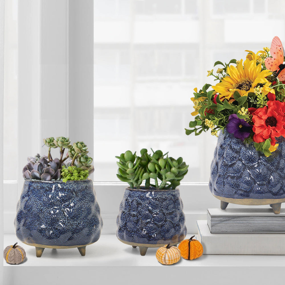 Pot en céramique trépied