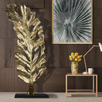 Grande sculpture en métal en forme de feuille