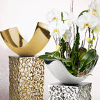 Vase incurvé en métal