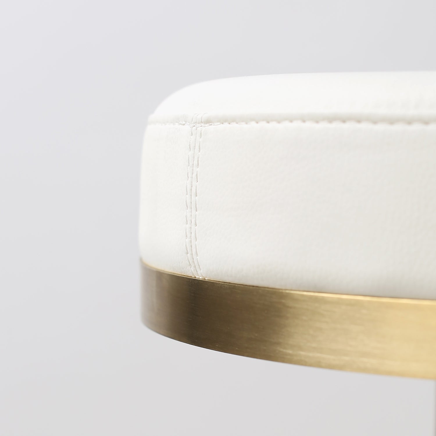 Tabouret de bar pivotant Aero avec repose-pieds intégré