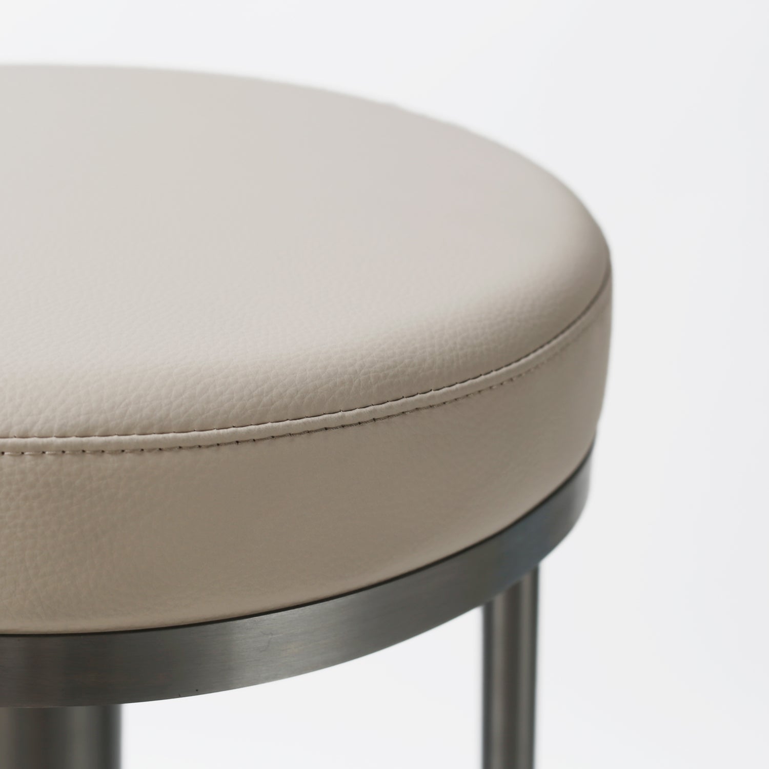 Tabouret de bar pivotant Aero avec repose-pieds intégré