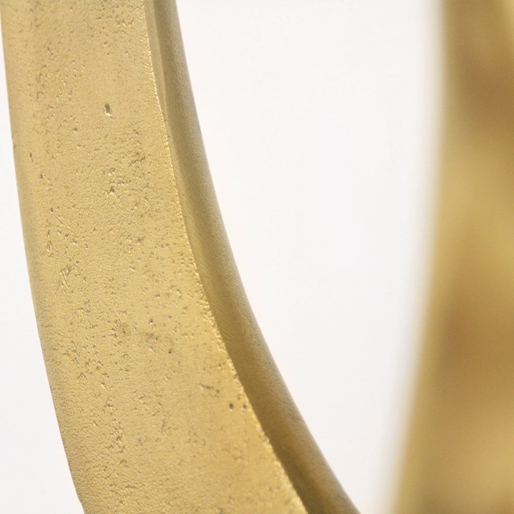 Figurine de rhinocéros en croissant