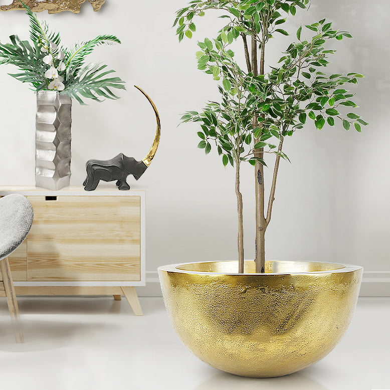 Figurine de rhinocéros en croissant