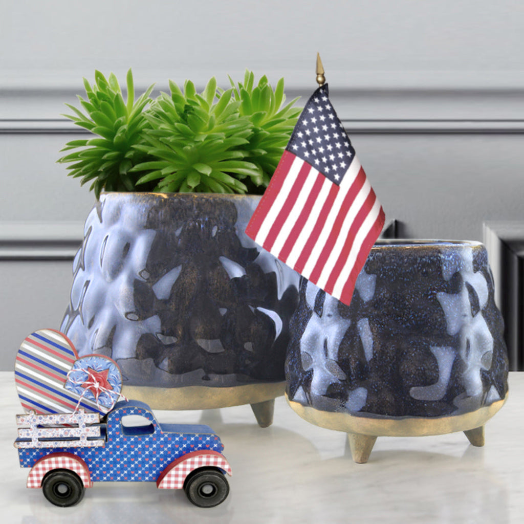 Pot en céramique trépied