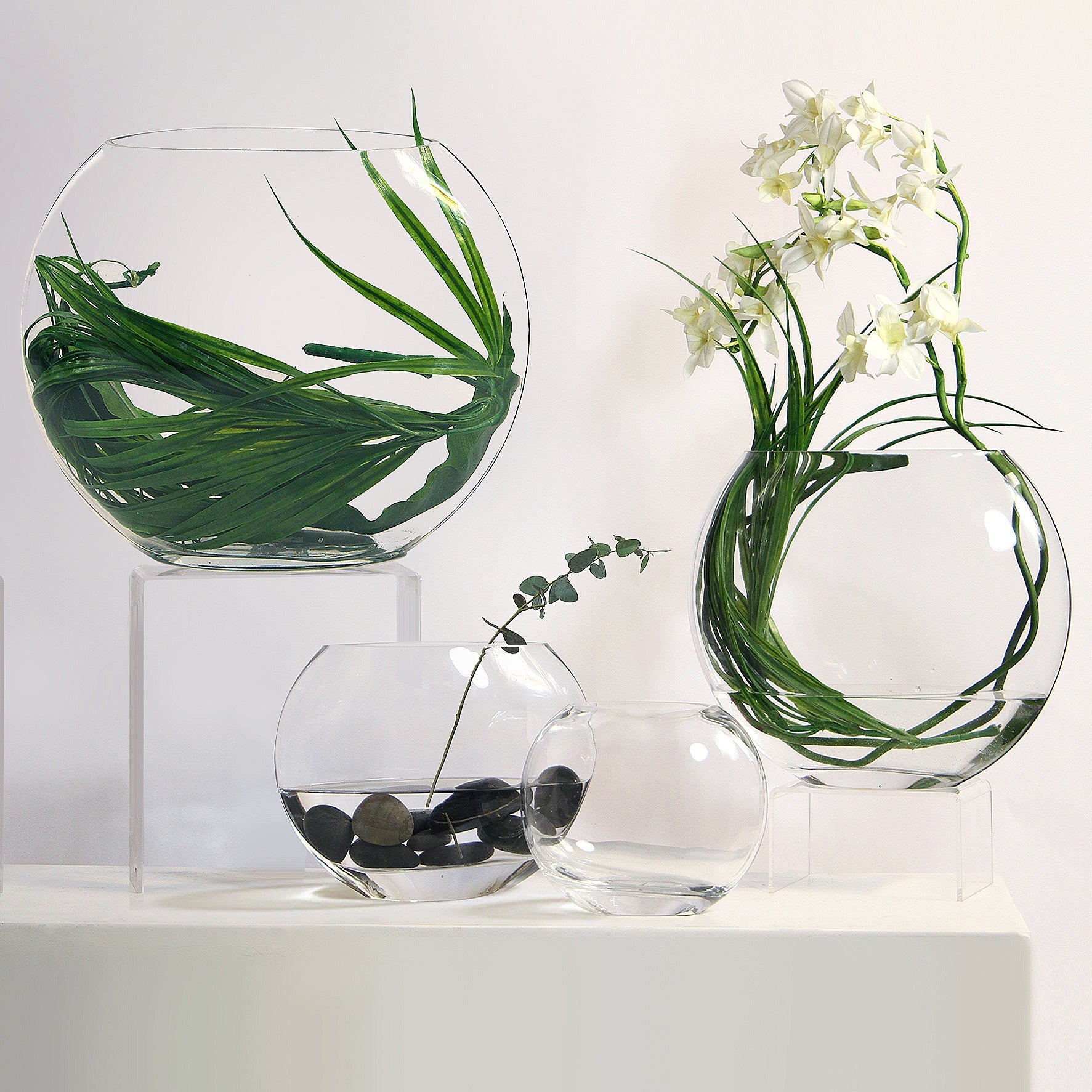 Vase en verre lunaire