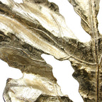 Grande sculpture en métal en forme de feuille