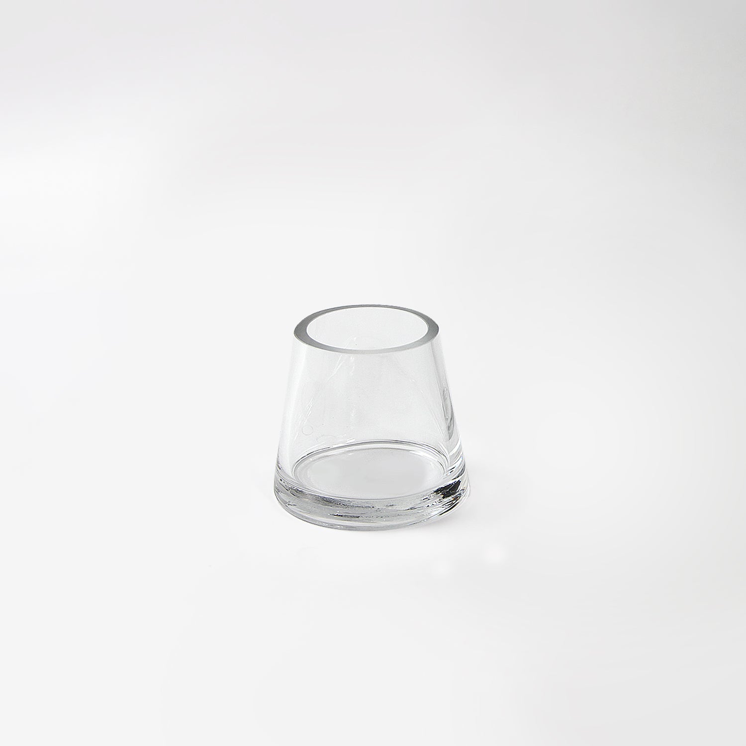 Vase en verre coloré uni de qualité supérieure