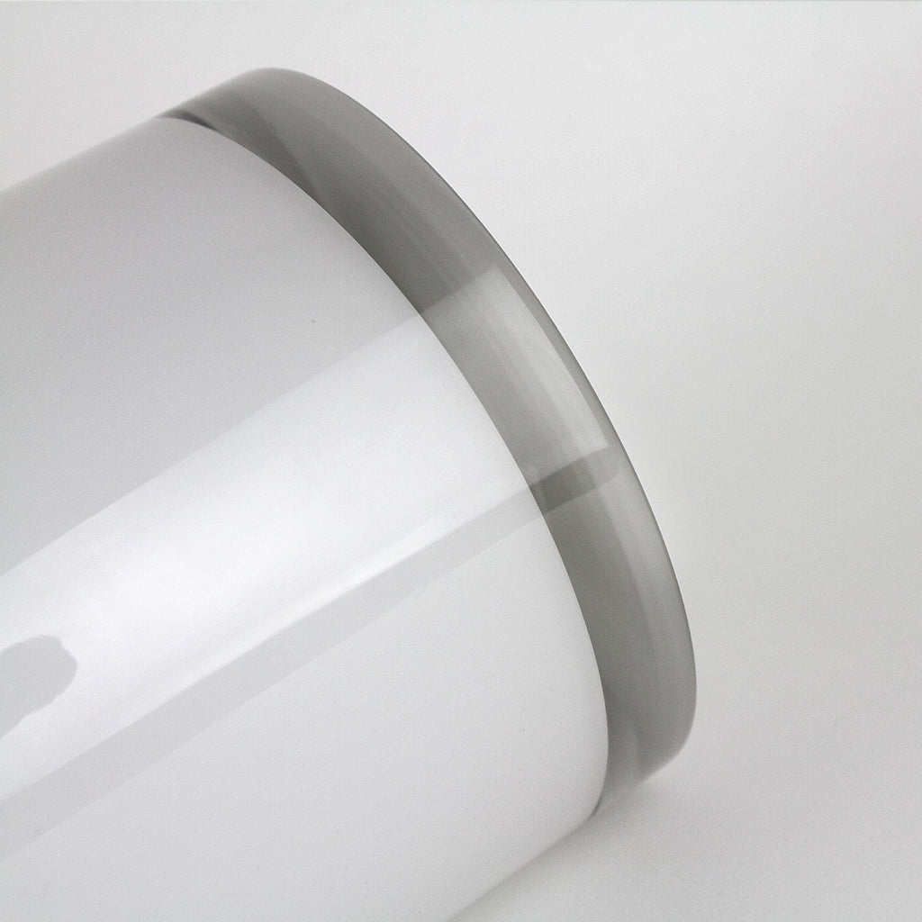 Vase cylindrique en verre blanc multicouche