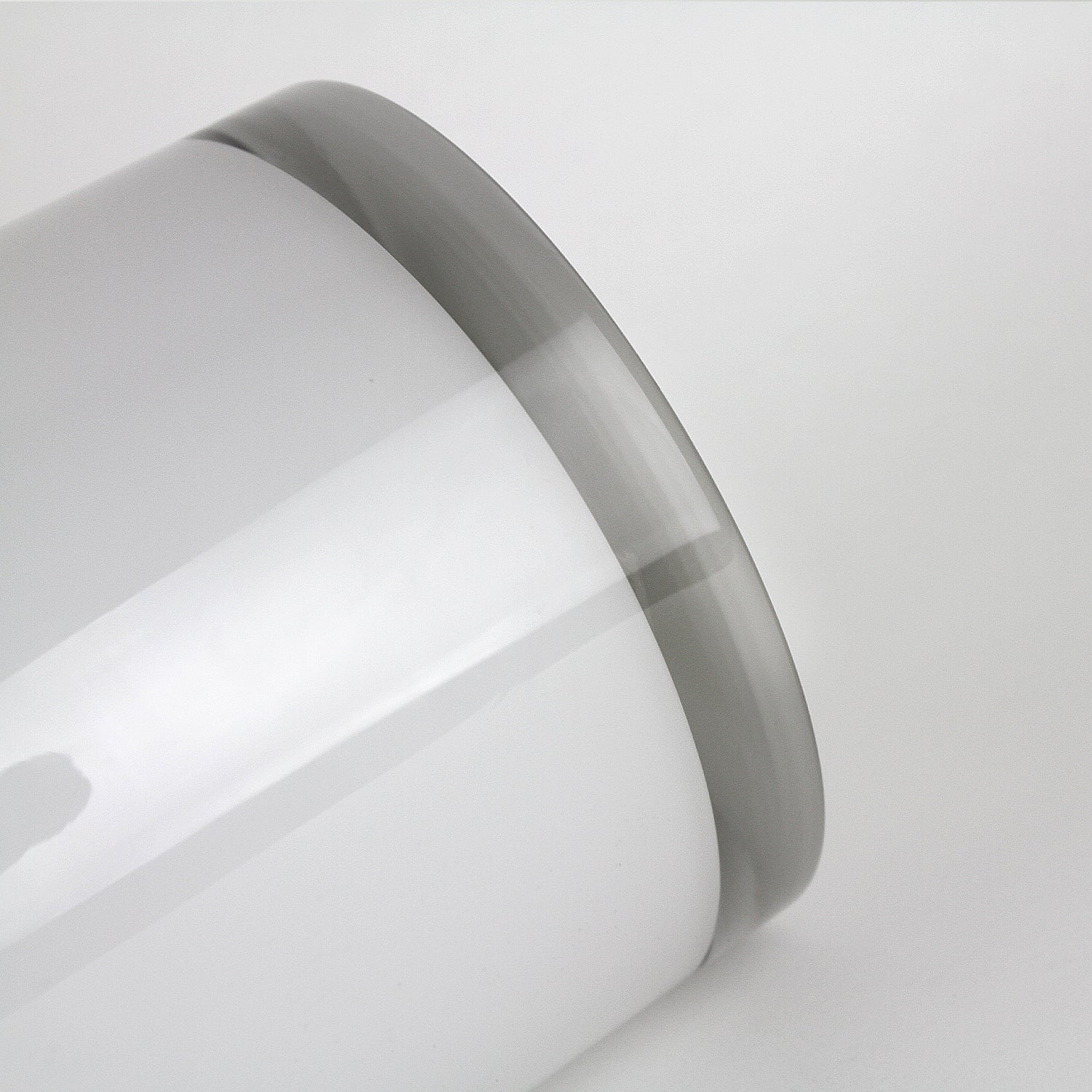 Vase cylindrique en verre blanc multicouche