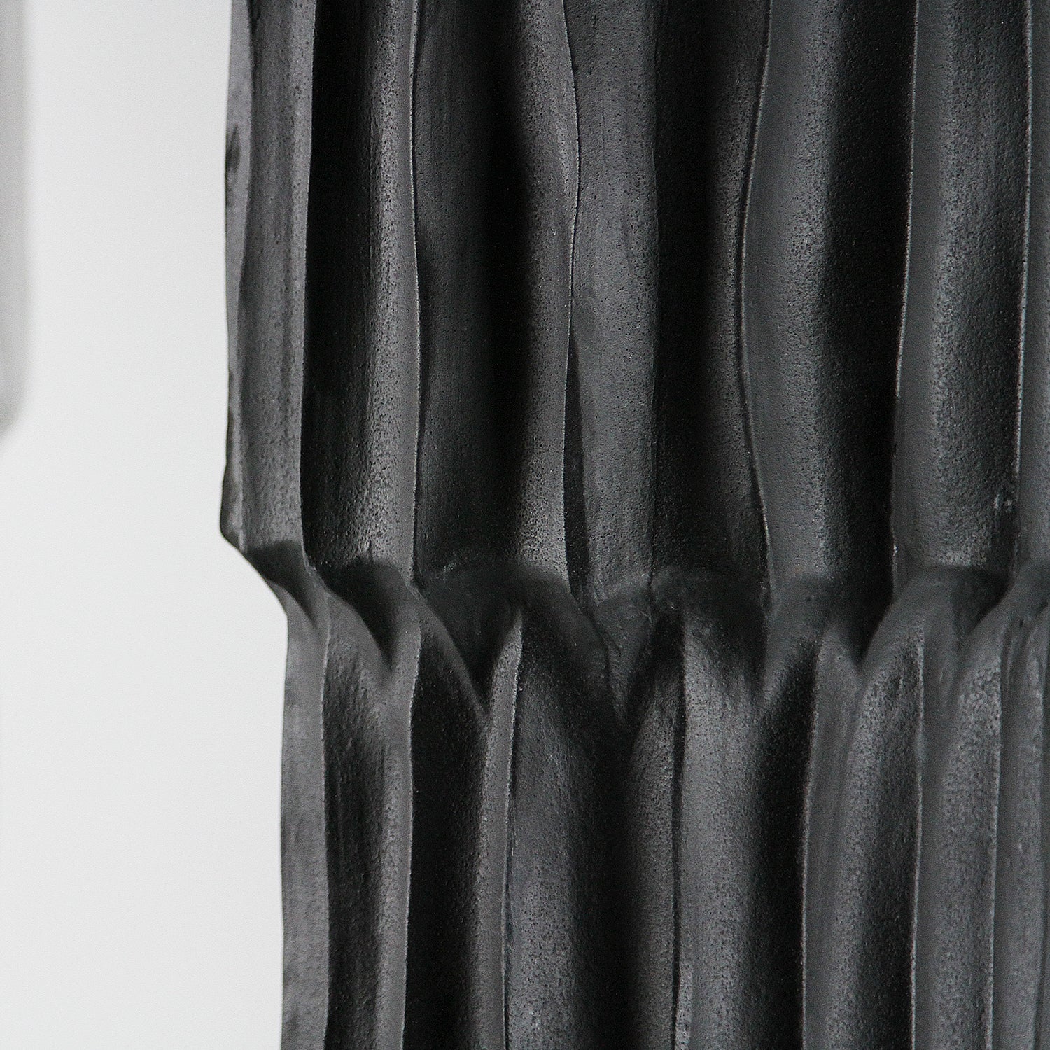 Grands vases de sol cannelés/nervurés