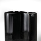 Vase en verre de qualité supérieure à côtes ondulées