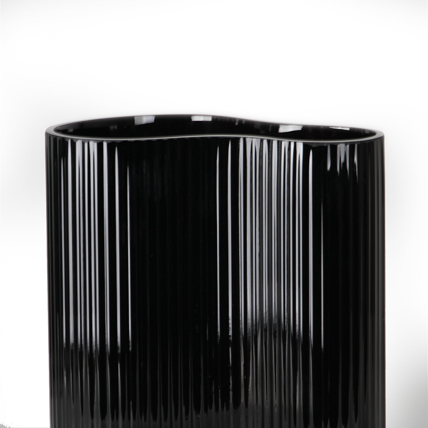 Vase en verre de qualité supérieure à côtes ondulées