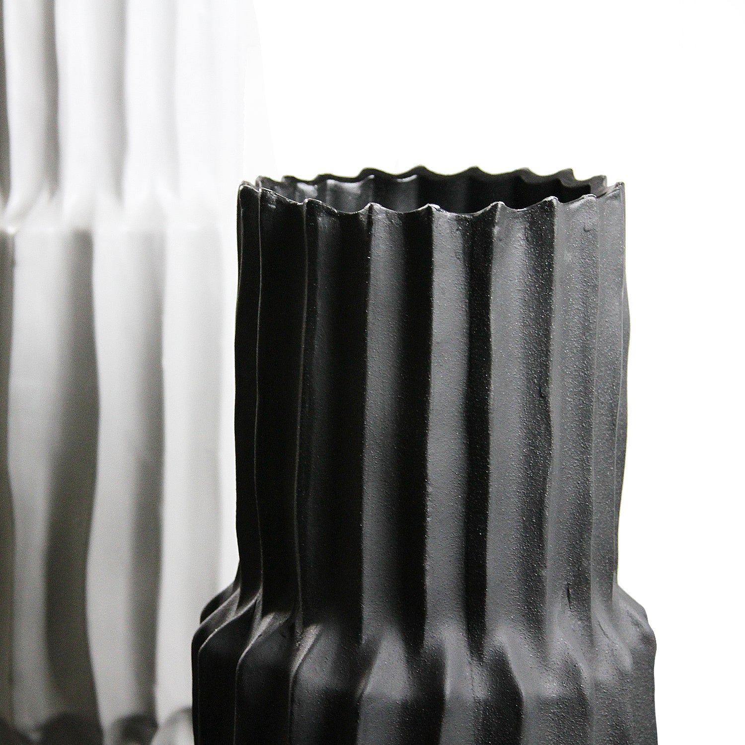 Grands vases de sol cannelés/nervurés