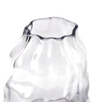 Vase en verre à tour penchée