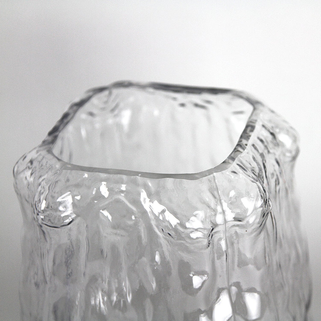 Vase abstrait en verre
