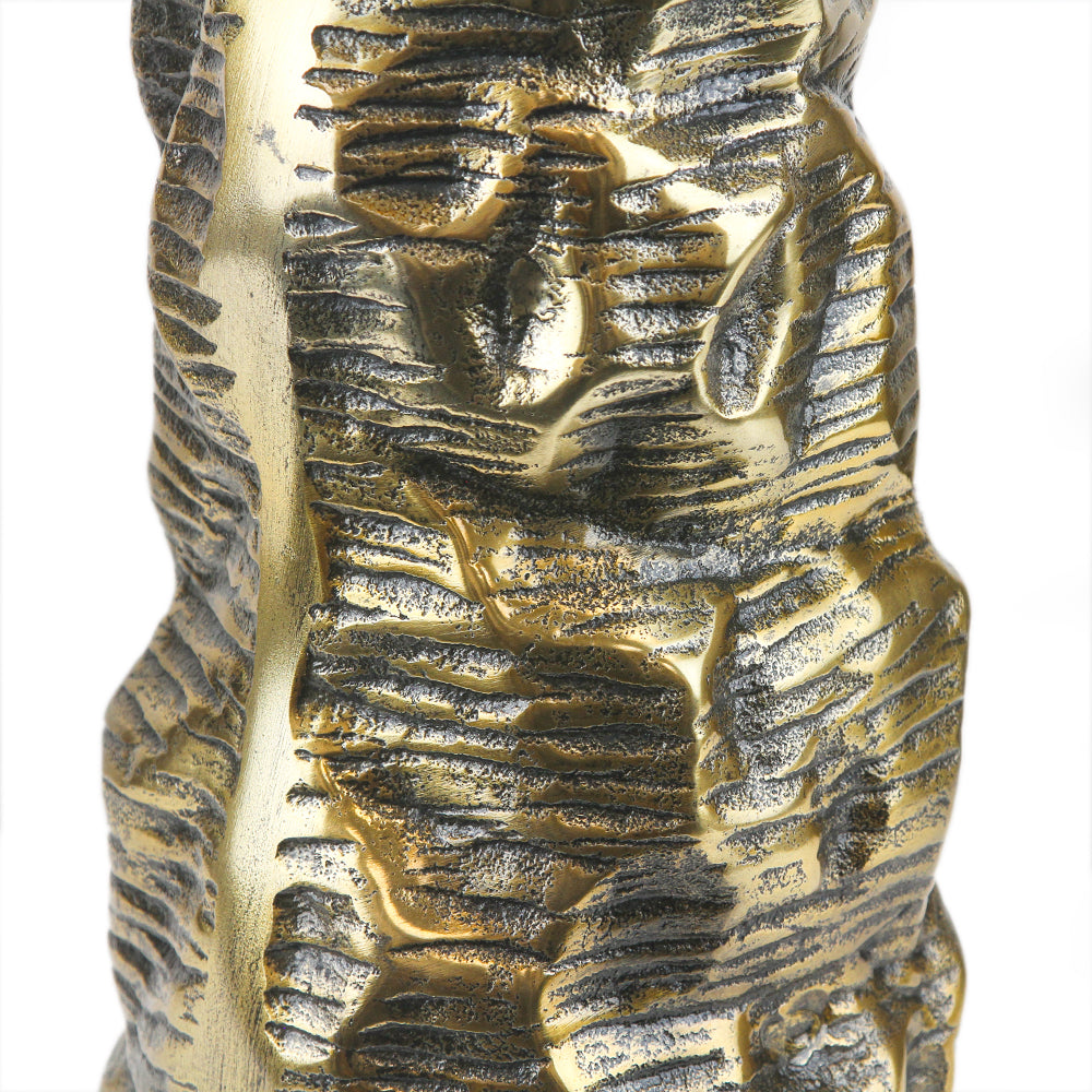 Vase en aluminium fondu