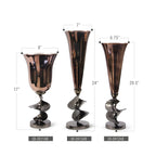 Vase d'exposition Celeste en forme de trompette avec base en aluminium