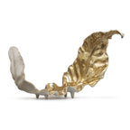 Sculpture de feuilles entrelacées