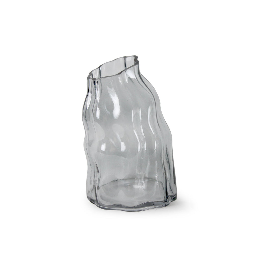 Vase en verre à tour penchée