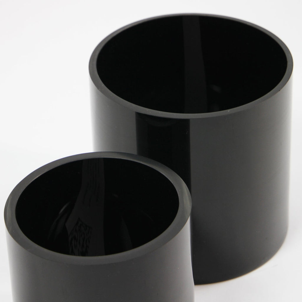 Vase cylindrique en verre noir multicouche